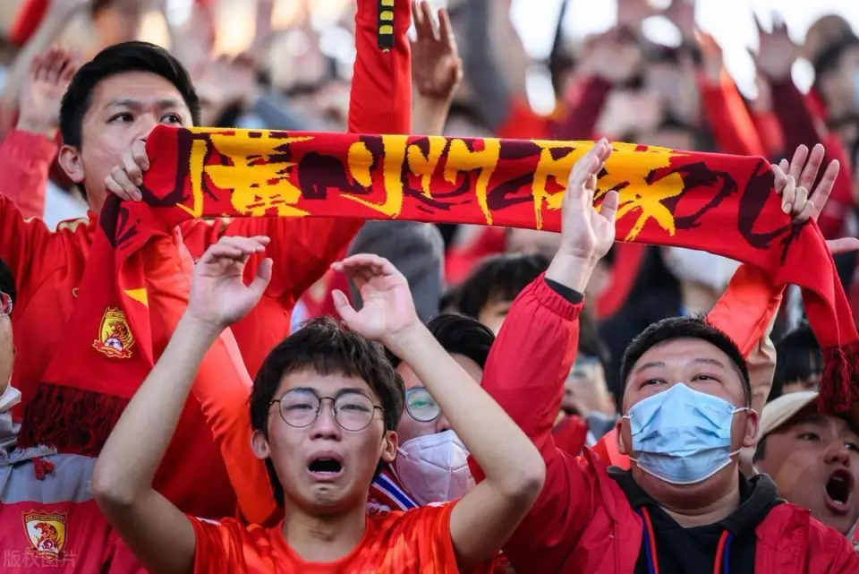 足球迷的热情：支持亚洲球队的勇气